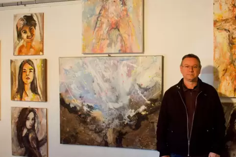 Sinnliche Menschen-Bilder und erdige Abstraktionen: Martin Eckrichs Werk ist vielseitig und auch christlich inspiriert.