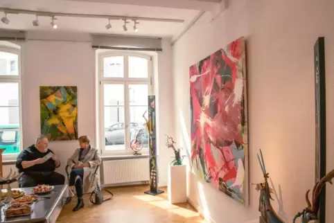 Gespräche zwischen Künstlern und Kunstfreunden sind im Zweibrücker Mannlichhaus besonders wichtig. Nächster Öffnungstermin: Sams