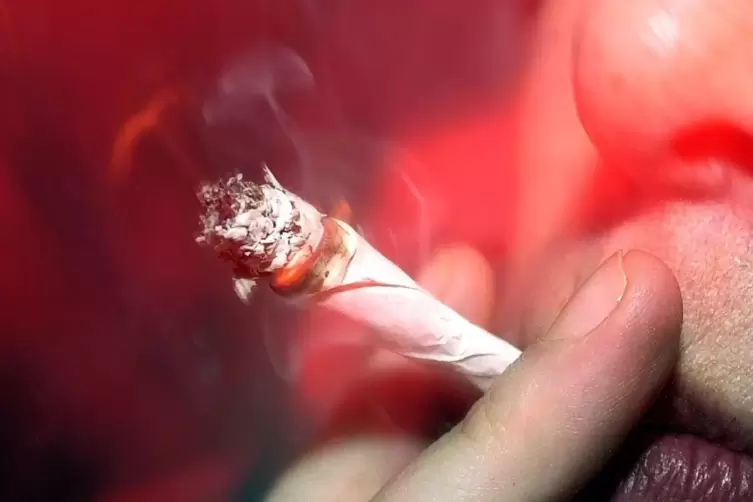 Werden mehr Raucher auch zum Joint greifen, wenn der Konsum nicht mehr illegal ist?