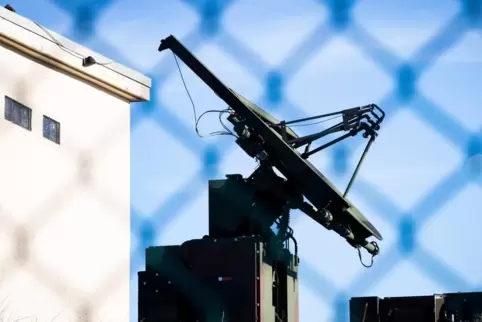Nahe der Mörsbacher Mülldeponie steht eine Radaranlage, mit der Piloten Militärflüge üben. Nahe der Mörsbacher Mülldeponie steht eine Radaranlage, mit der Piloten Militärflüge üben.