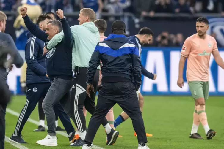 Thomas Reis und der FC Schalke 04 glauben wieder an die Chance auf den Ligaverbleib. 