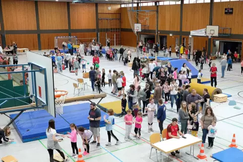 200 Kinder zwischen zwei und zwölf Jahren waren gekommen.