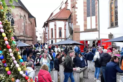 Der Marktplatz war am verlängerten Wochenende beliebter Treffpunkt für die Wachenheimer. 