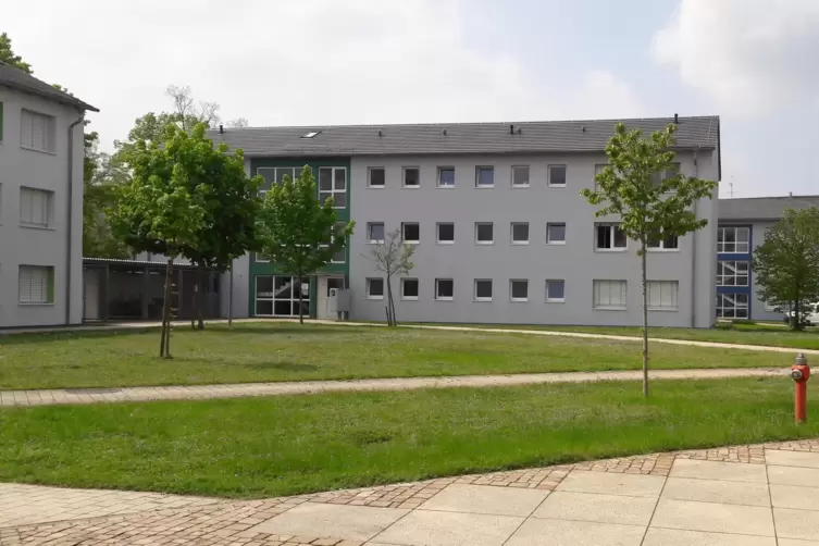 Das Studentenwohnheim Haus 2 auf dem Campus Germersheim. Eins der drei Wohngeb&auml;ude, die sich am Wettbewerb beteiligten.