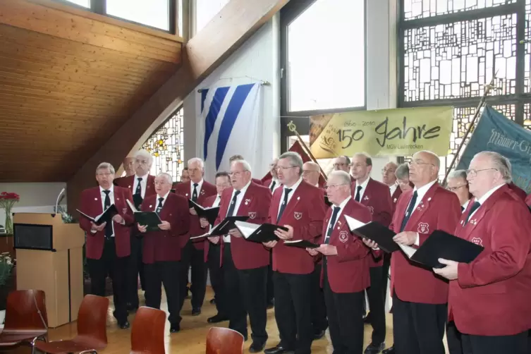 Aufnahme vom Konzert des M&auml;nngergesangvereins Lauterecken zum 150-j&auml;hrigen Bestehen im Festsaal der Kreissparkasse Kusel im Apri