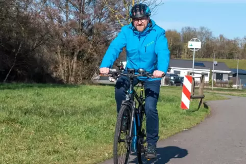 Bürgermeister Steffen Antweiler ist selbst begeisterter Radfahrer. Wo er kann, legt er Strecken mit dem E-Bike zurück. Hier ist 