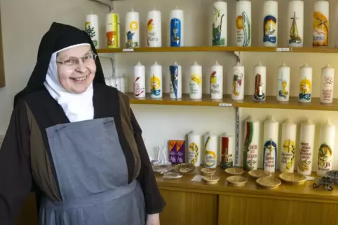 Der Klosterladen im Hauensteiner Karmel, den Schwester Mirjam betreut, ist noch geöffnet und bietet Restbestände an Motivkerzen,