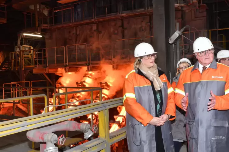 Die Hütte in Völklingen soll das erste Stahlwerk in Europa sein, das komplett CO2-neutral Stahl produziert. Grüner Wasserstoff s