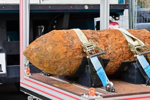 Es war wieder eine Bombe ähnlich dieser, die bereits vor einigen Wochen bei Karlsruhe gefunden wurde. 
