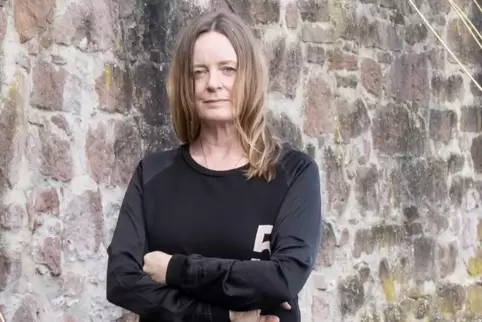 Vor der „bienenflut“: Künstlerin Natascha Brändli. Vor der „bienenflut“: Künstlerin Natascha Brändli.