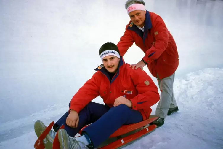 Eingespieltes Team: Georg Hackl und Trainer Sepp Lenz, hier 1988. 