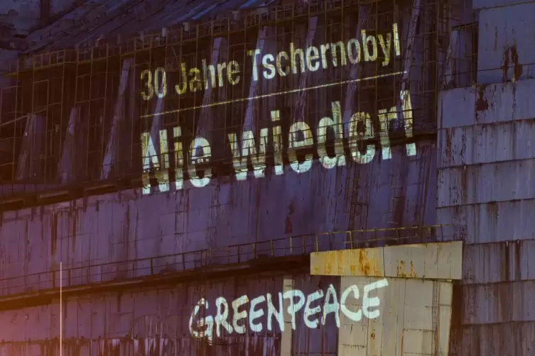 „Greenpaece“-Aktion im April 2016 auf den Mauern des ehemaligen Reaktors in Tschernobyl. 