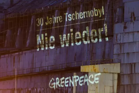 „Greenpaece“-Aktion im April 2016 auf den Mauern des ehemaligen Reaktors in Tschernobyl. 