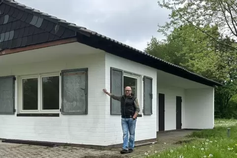 Das Kiosk-Gebäude am Nachtweideweiher wird von einem neuen Pächter neu ausgestattet.