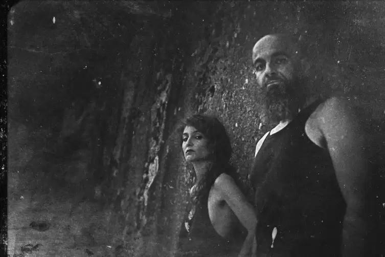  Sophia Djebel Rose und Raoul Eden brachten mit An Eagle in Your Mind experimentelle Klänge ins Kinett.