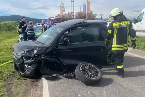 Der Fiat war nach dem Unfall stark beschädigt.