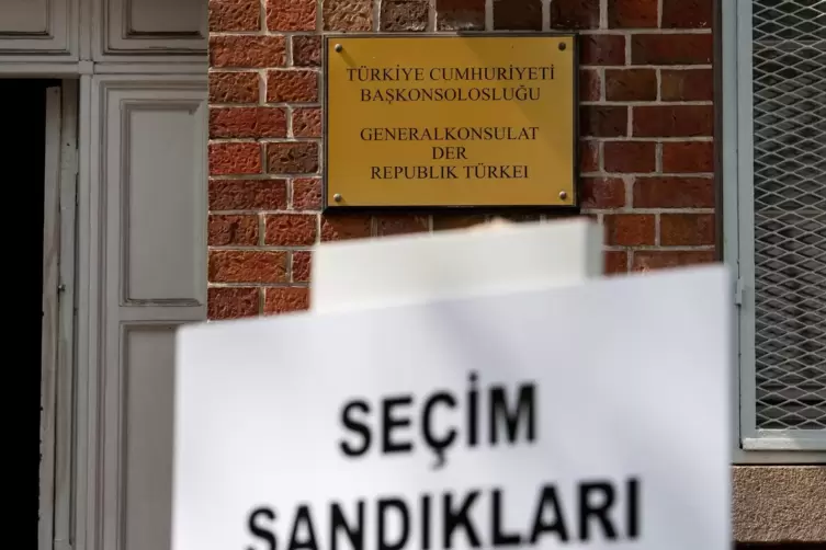 „Secim Sandiklari“ – Wahlurne: In den Generalkonsulaten konnten die Türken in Deutschland bis 9. Mai wählen. 
