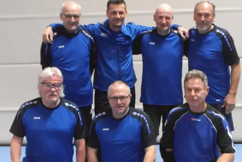 Das Prellball-Team der TSG Eisenberg (hinten von links): Jürgen Kerch (Wartenberg), Thorsten Kulick, Matthias Neuendorf, Reinhar