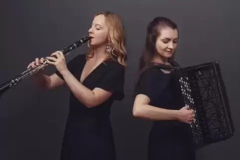 Paula Breland (links) und Anna-Katharina Schau sind zusammen das „Duo Amabile“. 