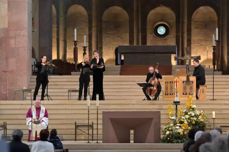 Mai 2021 im Dom beim Halte.Punkt.Maria: Schon damals sang Annemarie Pfahler das „Kleine Magnificat“ von Georg Melchior Hoffmann.