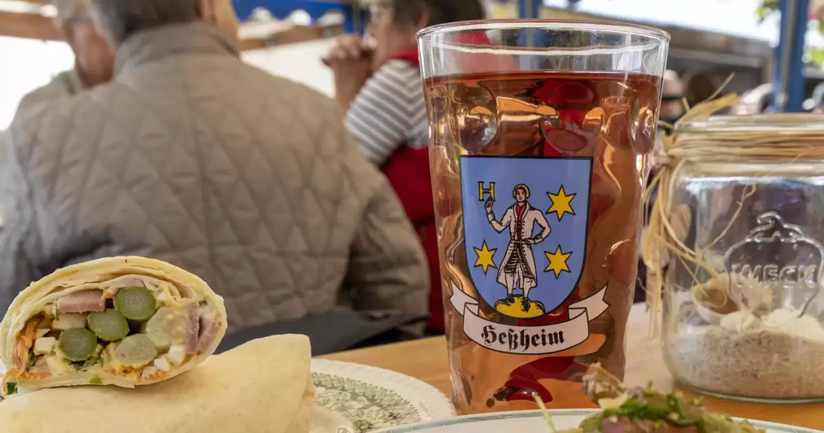 Kulinarisches Heheim: Besucher trotzen Wetterkapriolen - Hessheim - DIE  RHEINPFALZ