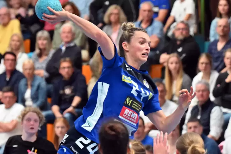 R&uuml;ckraumspielerin Marlena Schilling warf in ihrer vorletzten Oberliga-Partie f&uuml;r die TSG Ha&szlig;loch zw&ouml;lf Tore. 