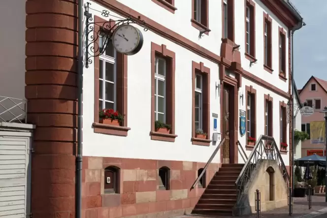 Im Kandeler Rathaus lief nicht alles rund. Im Kandeler Rathaus lief nicht alles rund.
