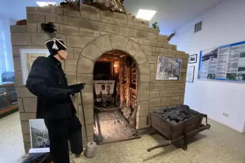 Unter anderem ist das Bergmannsbauernmuseum in Breitenbach geöffnet. Unser Foto zeigt einen nachgebildeten Stollen. 