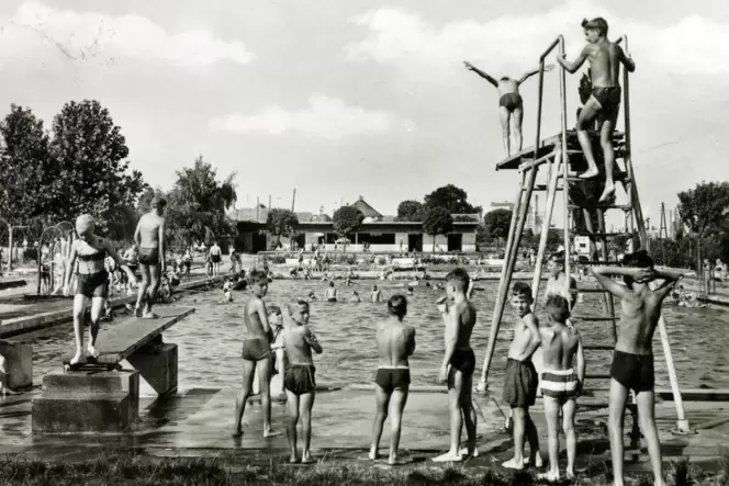 Mußbacher Badespaß in den 1950er-Jahren.