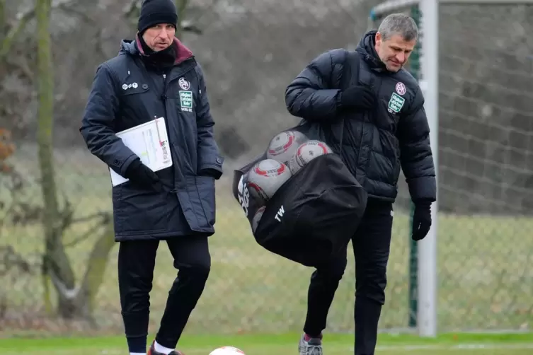 Rechte Hand: Roger Lutz als &bdquo;Co&ldquo; von Cheftrainer Maerco Kurz (links).