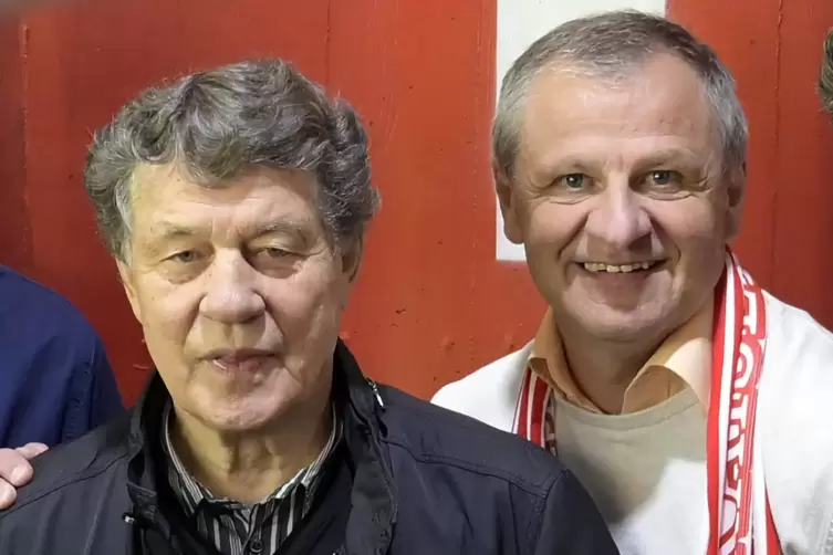 Eine Aufnahme vom vorigen Samstag: Roger Lutz und Meistertrainer Otto Rehhagel.