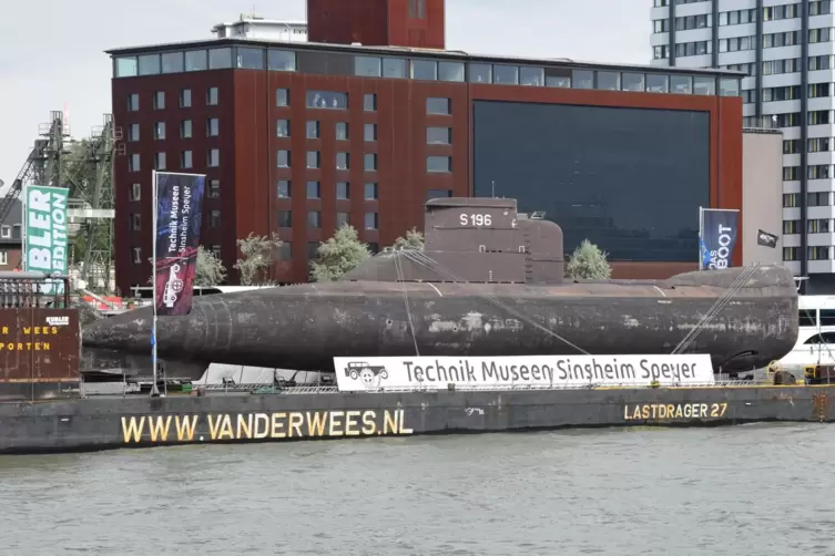 Das U-Boot U17 kam am Dienstag, 16. Mai, nachmittags auf seinem Weg nach Speyer in Ludwigshafen vorbei.