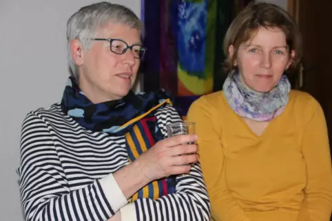 Haben Multiple Sklerose: Susanne Schulze (links) und Andrea Fröhlich sind Mitglieder der MS-Selbsthilfegruppe in Grünstadt.