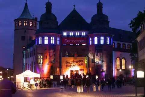 Kult(o)urnacht 2001: vor dem Historischen Museum.