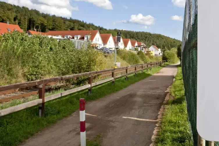 Kann von Fußgängern und Radfahrern genutzt werden: Auf dem Radweg an der Lauter bei Otterbach kommt es immer wieder zu Konflikte
