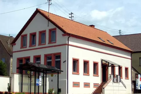Eine aufs Dach, nämlich eine Photovoltaikanlage, kriegt das Mauschbacher Dorfgemeinschaftshaus.