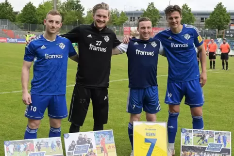 Nächste Saison nicht mehr im FKP-Oberligateam: Luca Eichhorn, Jan Schulz, Julian Kern und Moritz Zimmer (von links) vor dem Anpf