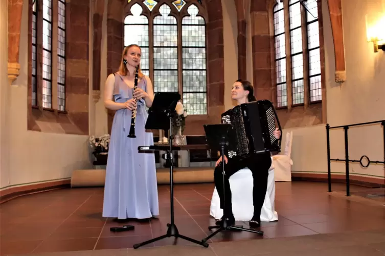 Fast an ein Wunder grenzende Perfektion im Zusammenspiel: die Klarinettistin Paula Breland und die Akkordeonistin Anna-Katharina