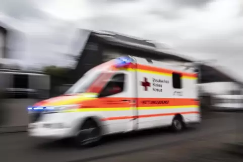 Die Radfahrerin wurde vom Rettungsdienst ins Krankenhaus gebracht.