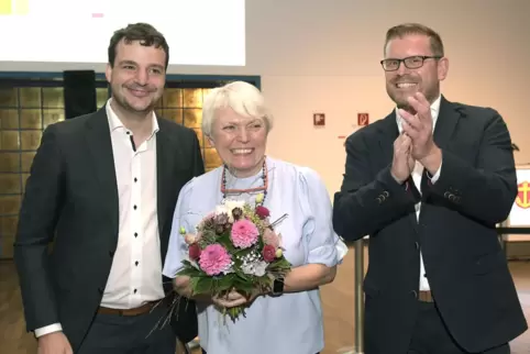 Abschied nach 27 Jahren im Bundestag: Doris Barnett mit dem Ludwigshafener SPD-Chef David Guthier (links) und ihrem Nachfolger C