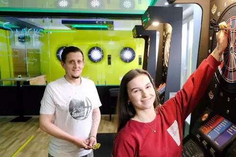 Florian Jonitz und Vanessa Zeitler haben die Räume zwei Monate lang renoviert. 