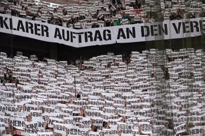 Die Botschaft der Fans von Borussia Mönchengladbach in der Investoren-Frage ist klar.