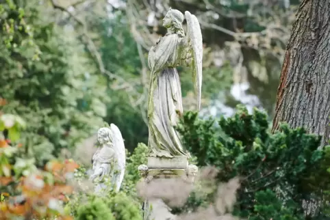 Der Gemeinderat Mittelbrunn hat eine Erhöhung der Friedhofsgebühren beschlossen. 