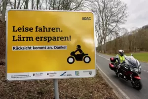 In zwei Orten im Pfälzerwald stehen die Schilder des ADAC bereits. In zwei Orten im Pfälzerwald stehen die Schilder des ADAC bereits.