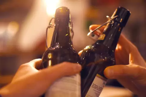 Alkoholkonsum: am Steuer ein zunehmendes Problem. 