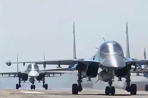 Symbolfoto eines russischen Bombers des Modells SU-34.