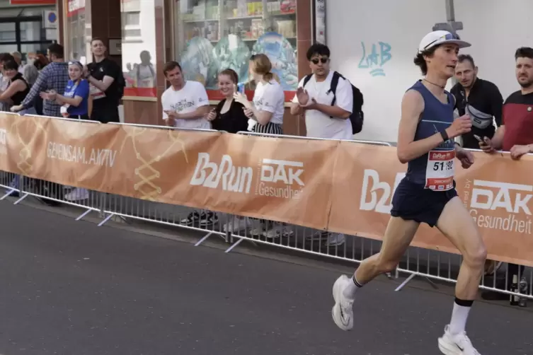 Der Sieger: Max Rahm. Er brauchte etwas mehr als eine Viertelstunde f&uuml;r die f&uuml;nf Kilometer lange Strecke. 