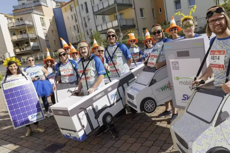 Wer sagt denn, dass im Renndress gelaufen werden muss? Das SWK-Team kam verkleidet. 