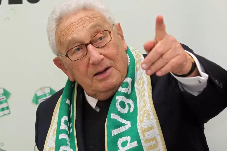 Fan des Fu&szlig;balls: Kissingers Herz schl&auml;gt f&uuml;r den Heimatverein aus F&uuml;rth.