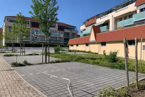 Es gibt einen interessanten Grund, wieso die Parkplätze in der Innenstadt abgesperrt sind.